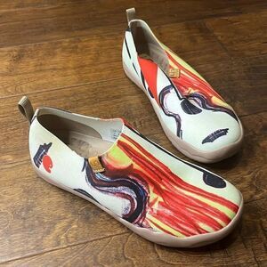 UIN La Guitarra Lightweight Slip-On Sneakers, 7!